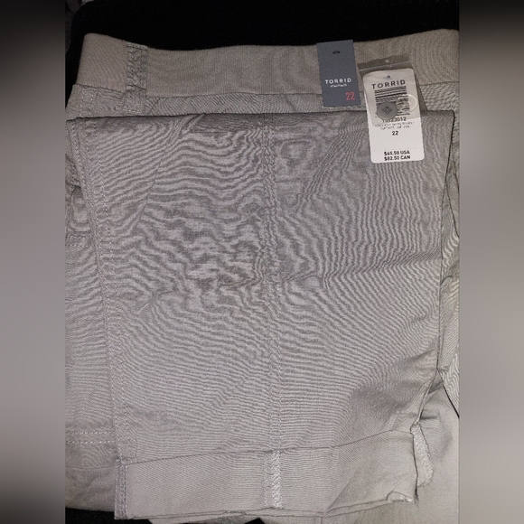 Grey poplin utility crop 22 - Picture 1 of 3